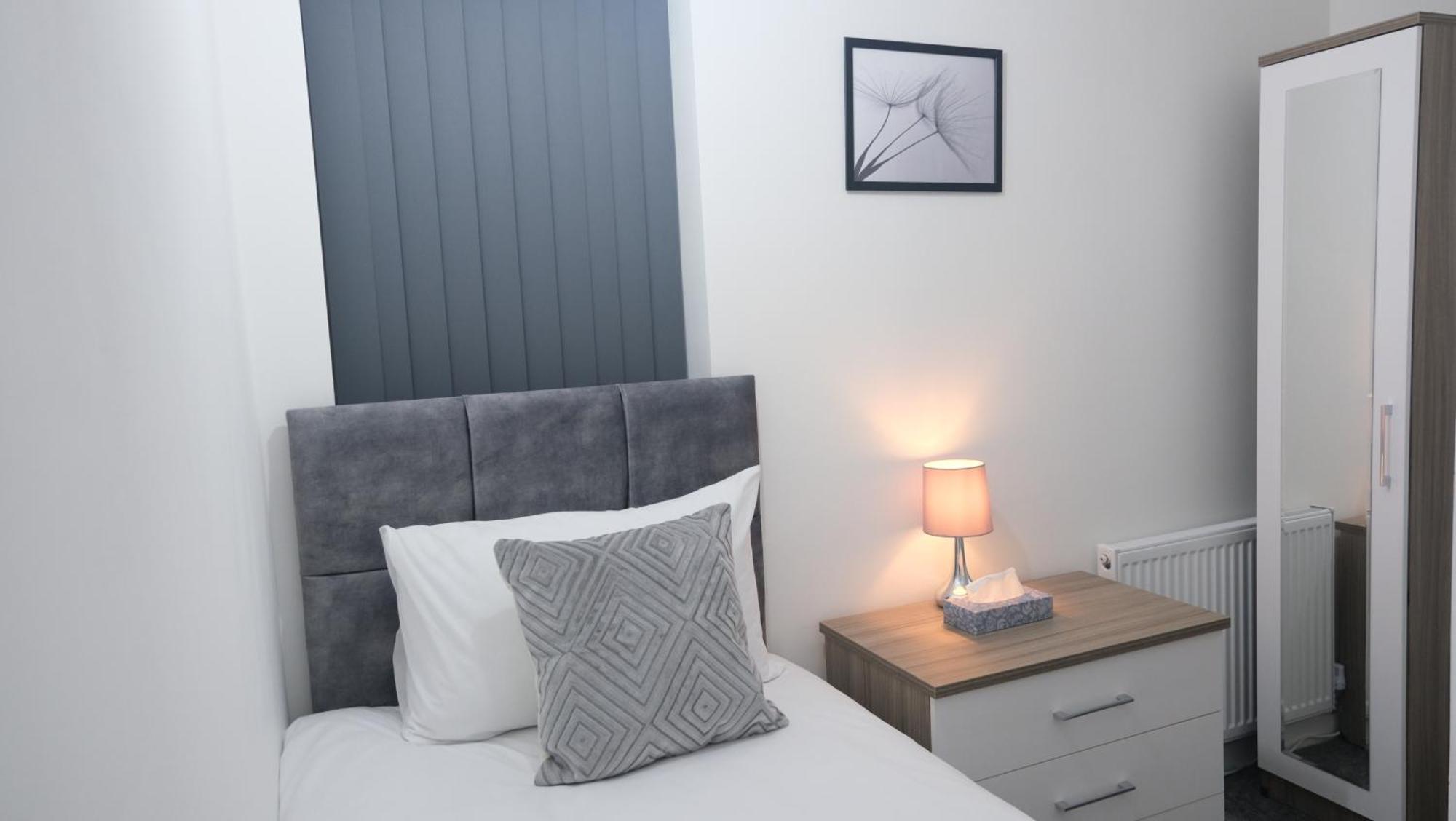 Modernized Three Bedroom House Near City Stadium, Attractions, City Centre - Sky N Netflix - Convenient Transport Manchester Luaran gambar